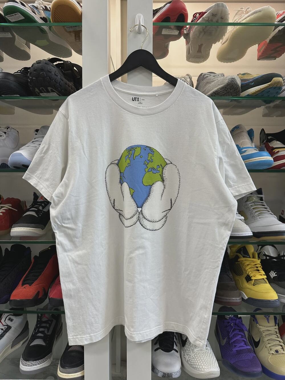 KAWS x Uniqlo Peace For All S/S Graphic T-shirt Tee White size XL SF